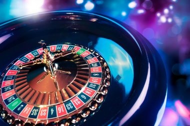 Live dealer Texas Hold'em table at asiatoto slot with multi-camera studio setup